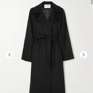 MaxMara Elegant Black Wool Coat NWT